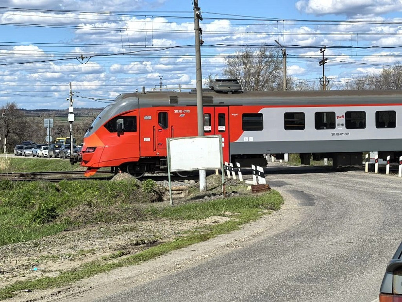 Отменяются еще 4 пригородных поезда 